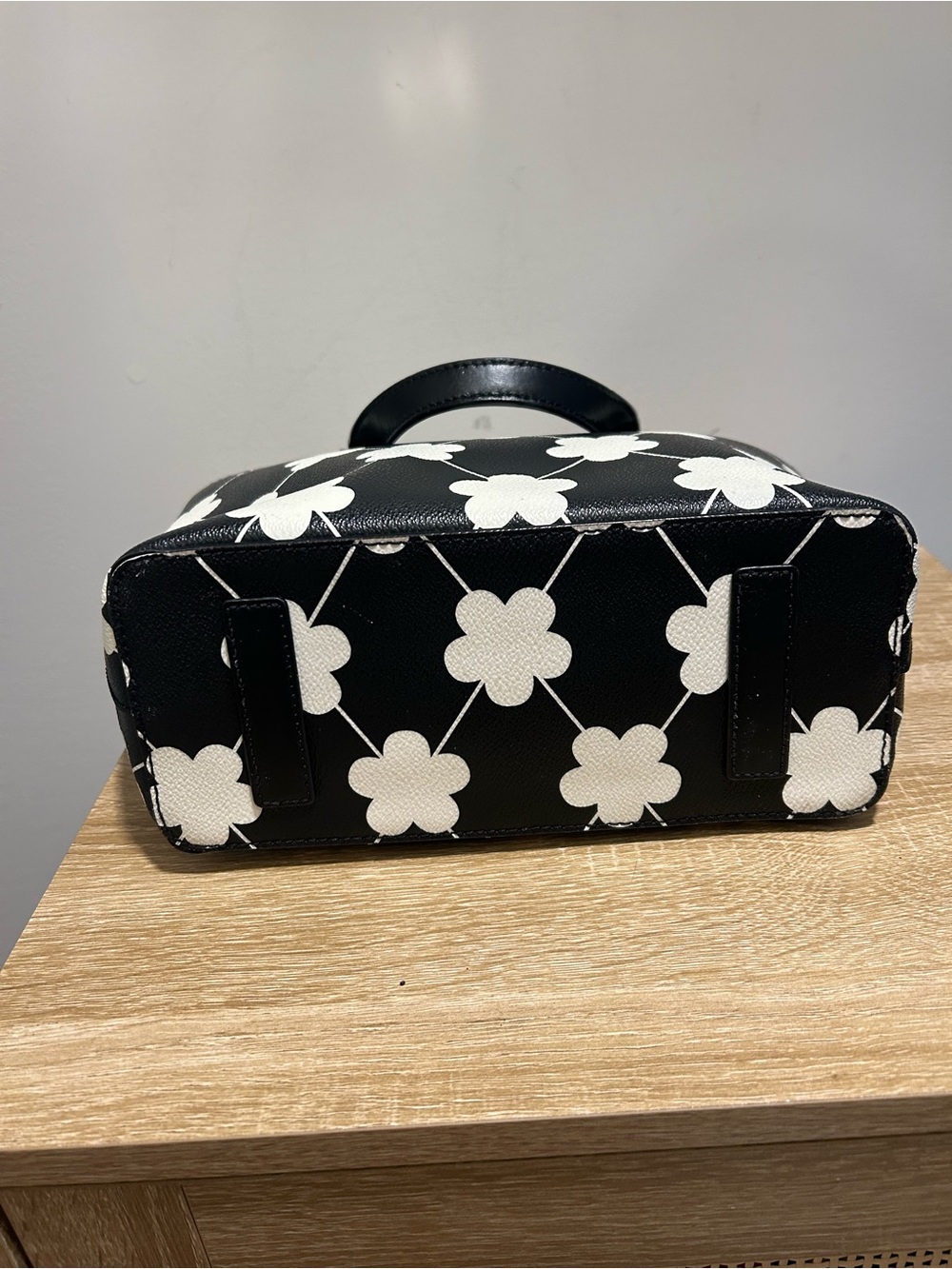 kate spade Black & White Floral Chain-Link Tote Grant Street Juno Vinyl - Picture 7 of 11